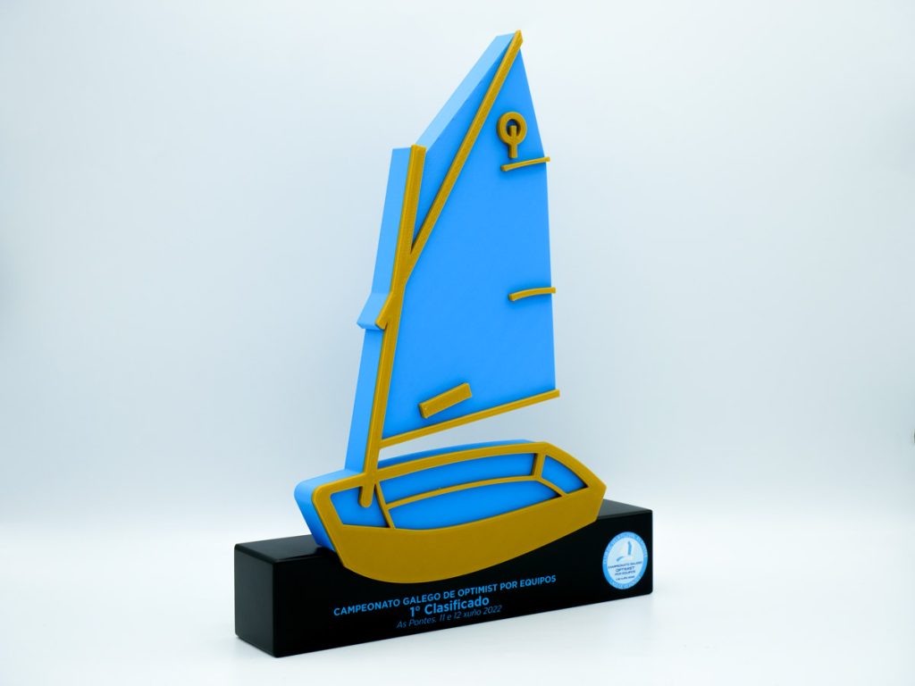 Custom Right Side Trophy - 1st Classified Galician Championship Optimist As Pontes