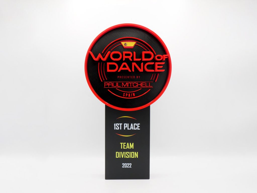 Custom Trophy - 1º Place Team Division World of Dance