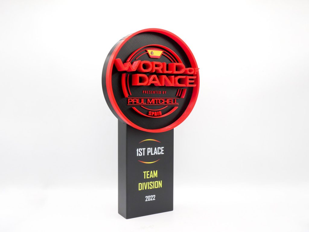 Custom Right Side Trophy - 1º Place Team Division World of Dance