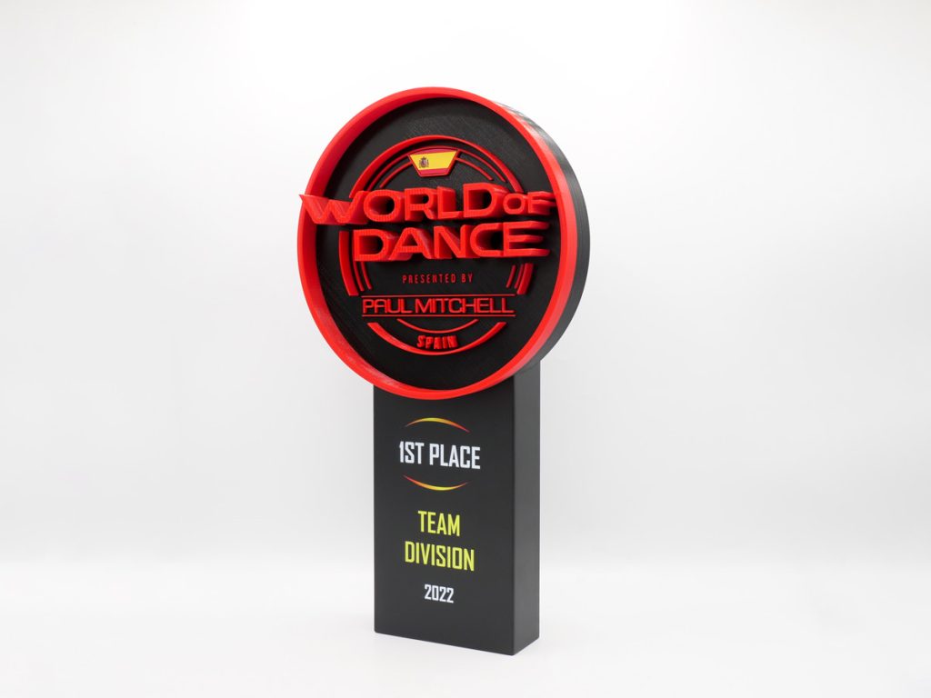 Custom Left Side Trophy - 1º Place Team Division World of Dance