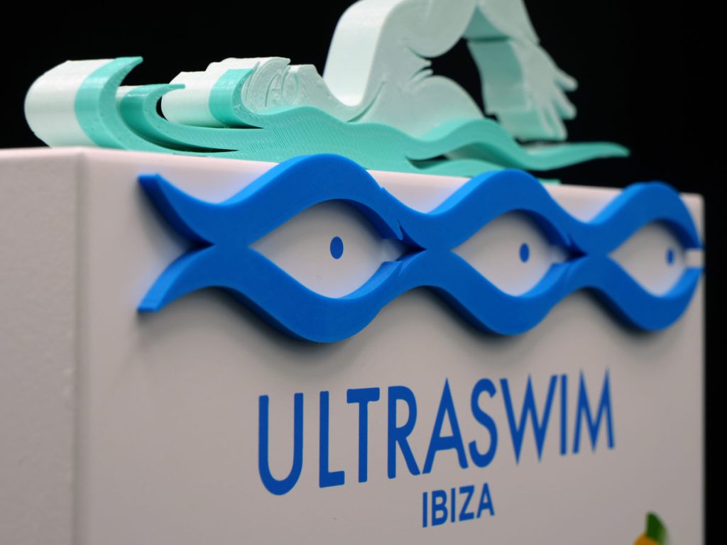 Custom Trophy Detail - Ultraswim Ibiza 30 km Men's Champion