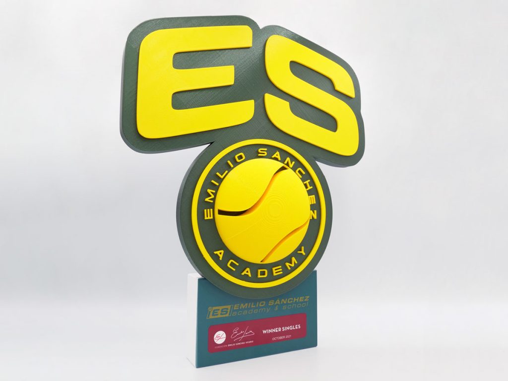 Custom Right Side Trophy - ES Emilio Sánchez Academy